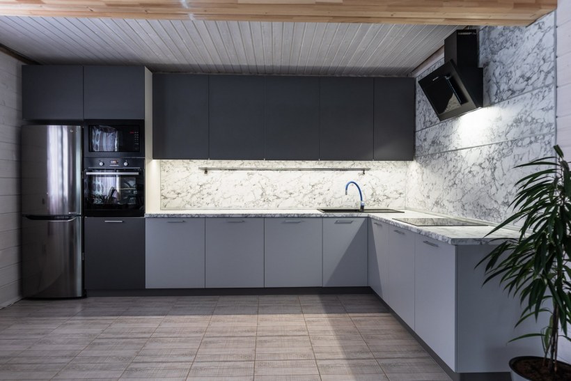 Кухонный гарнитур с фасадами под бетон