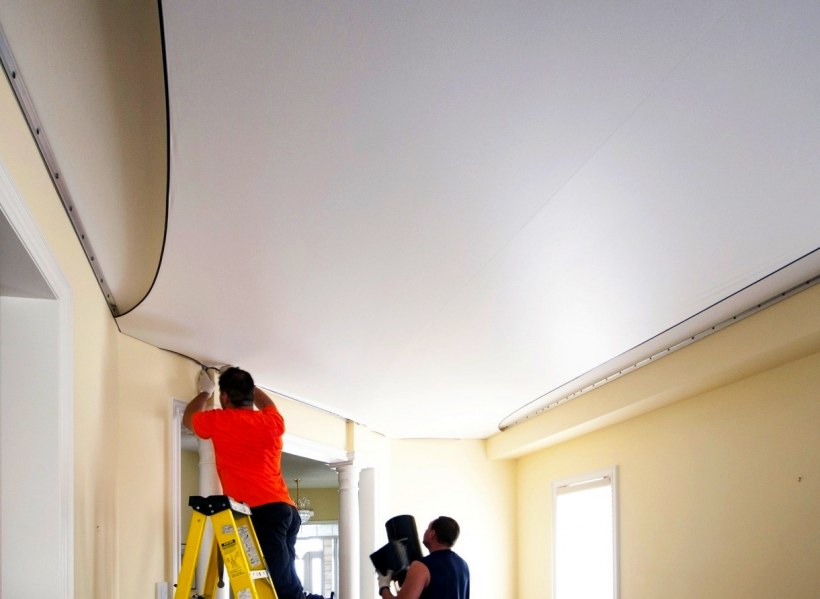 Подвесной потолок с переходом