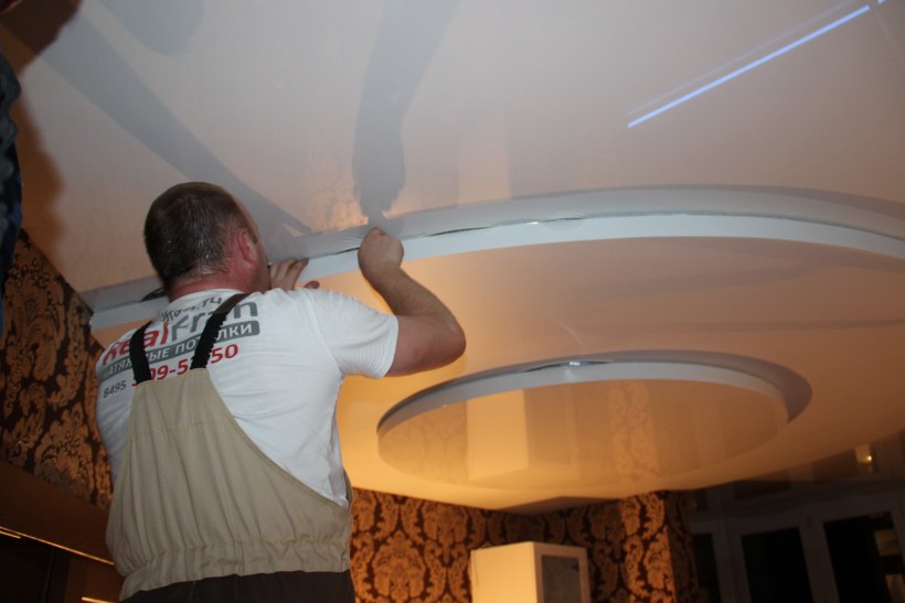 Монтаж натяжного потолка