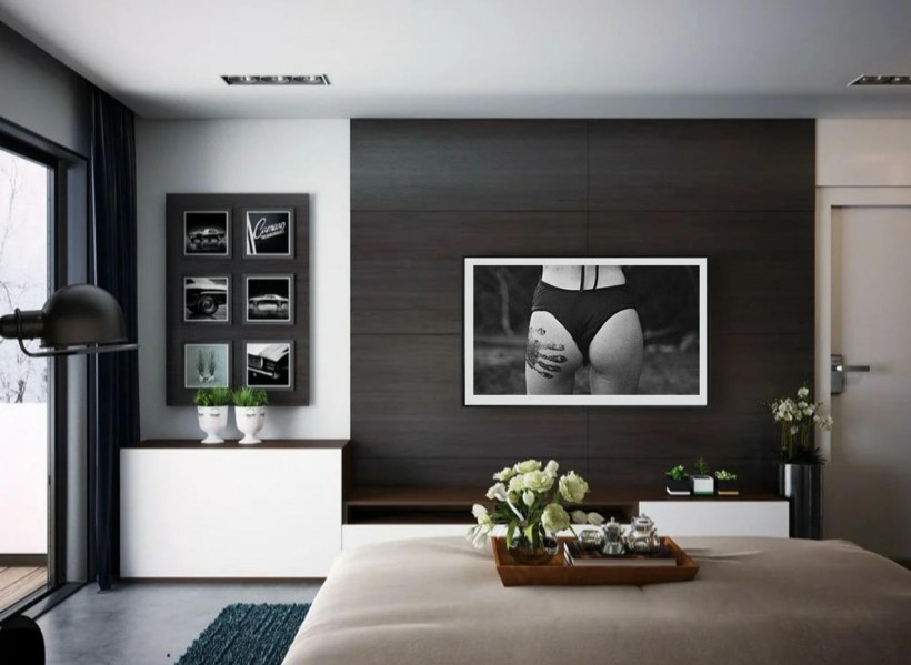 Телевизор на стене