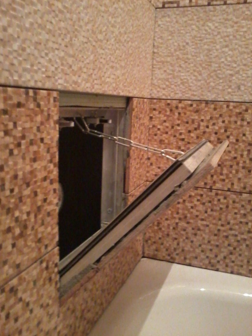 Ревизионный люк в ванной