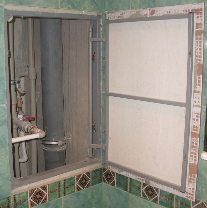 Смотровой люк для ванной