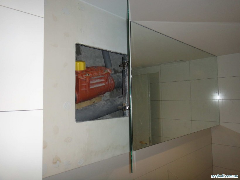 Зеркальный люк в ванную