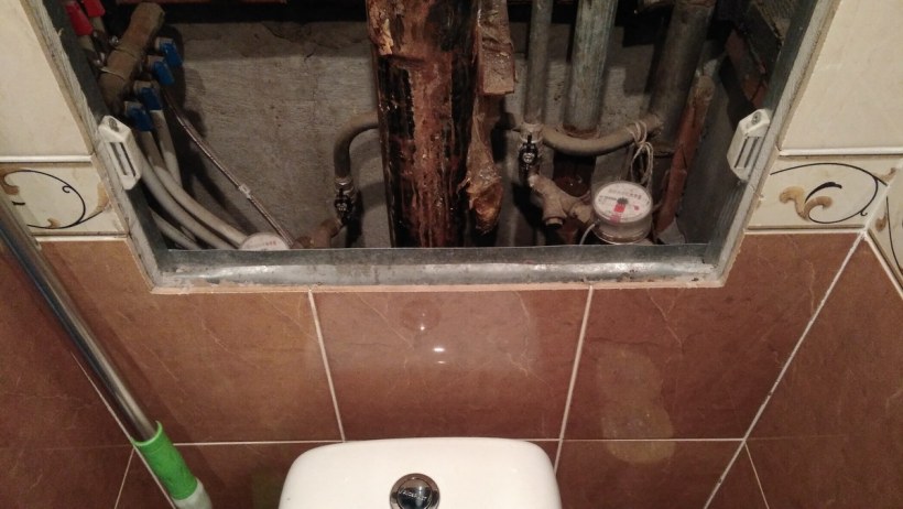 Трубы в ванной