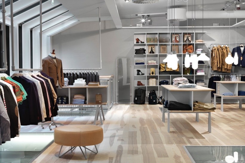 Интерьер магазина одежды