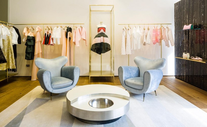 Интерьер бутика женской одежды