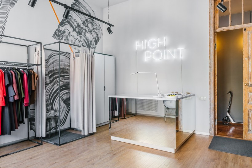 Оборудование для шоурума одежды