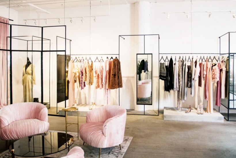 Оборудование для шоурума одежды