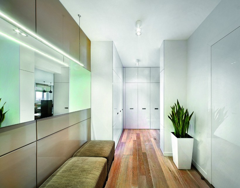 Натяжной потолок в квартире студии