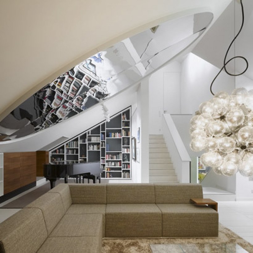 Люстра на мансарде