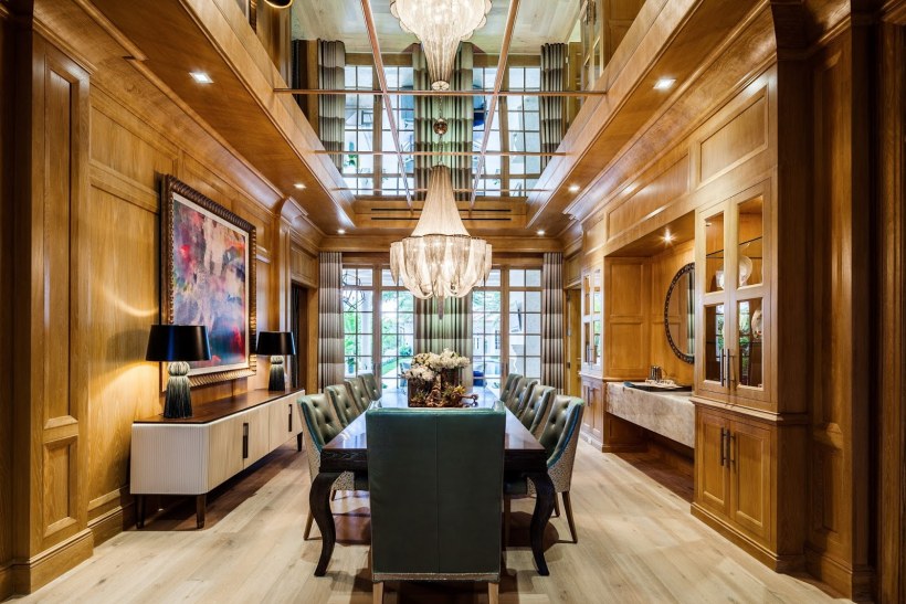 Зеркальный потолок в интерьере