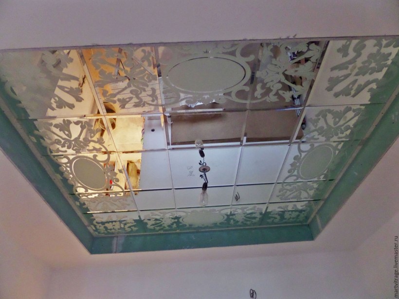 Зеркальный потолок