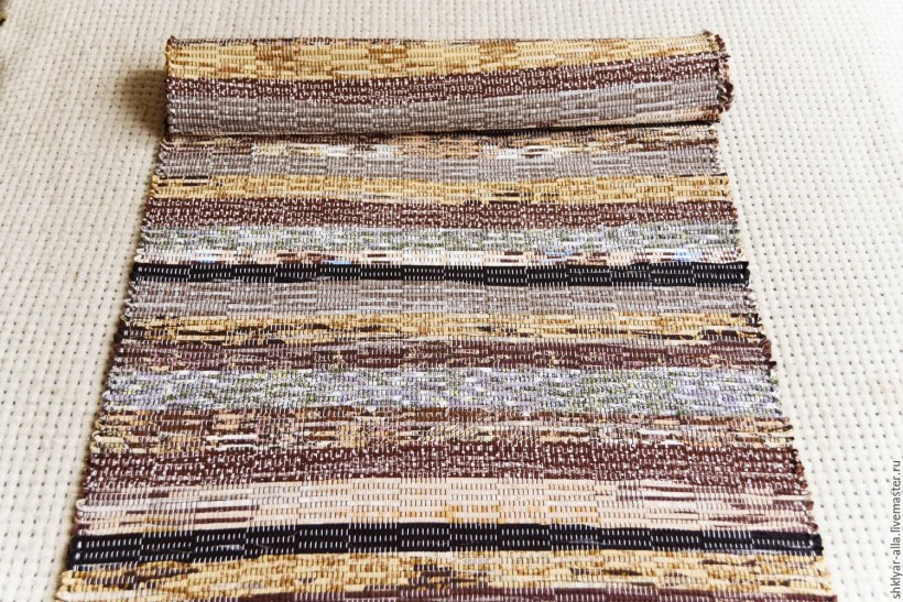 Тканый коврик