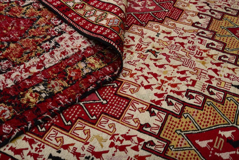 Ковер из шелка