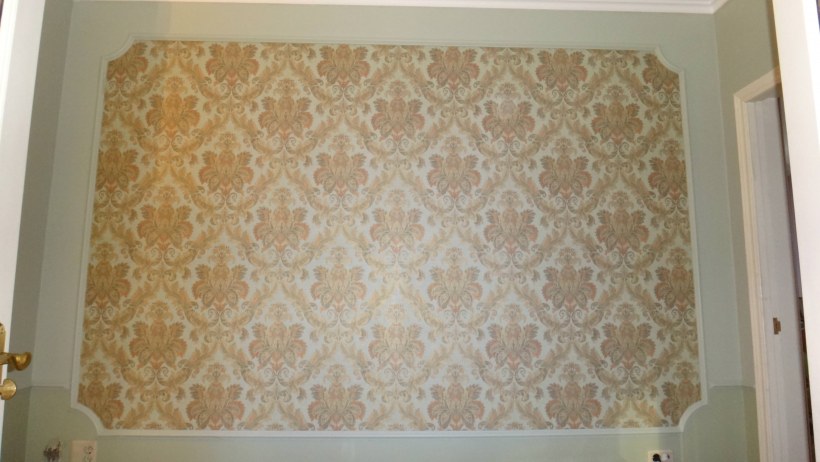 Оклеивание обоев