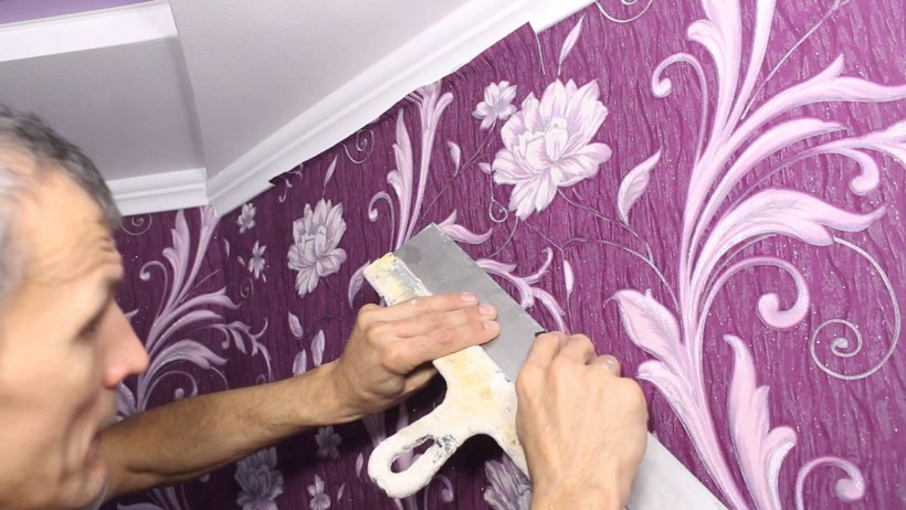 Покраска старых обоев