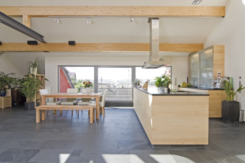 Средний дом внутри