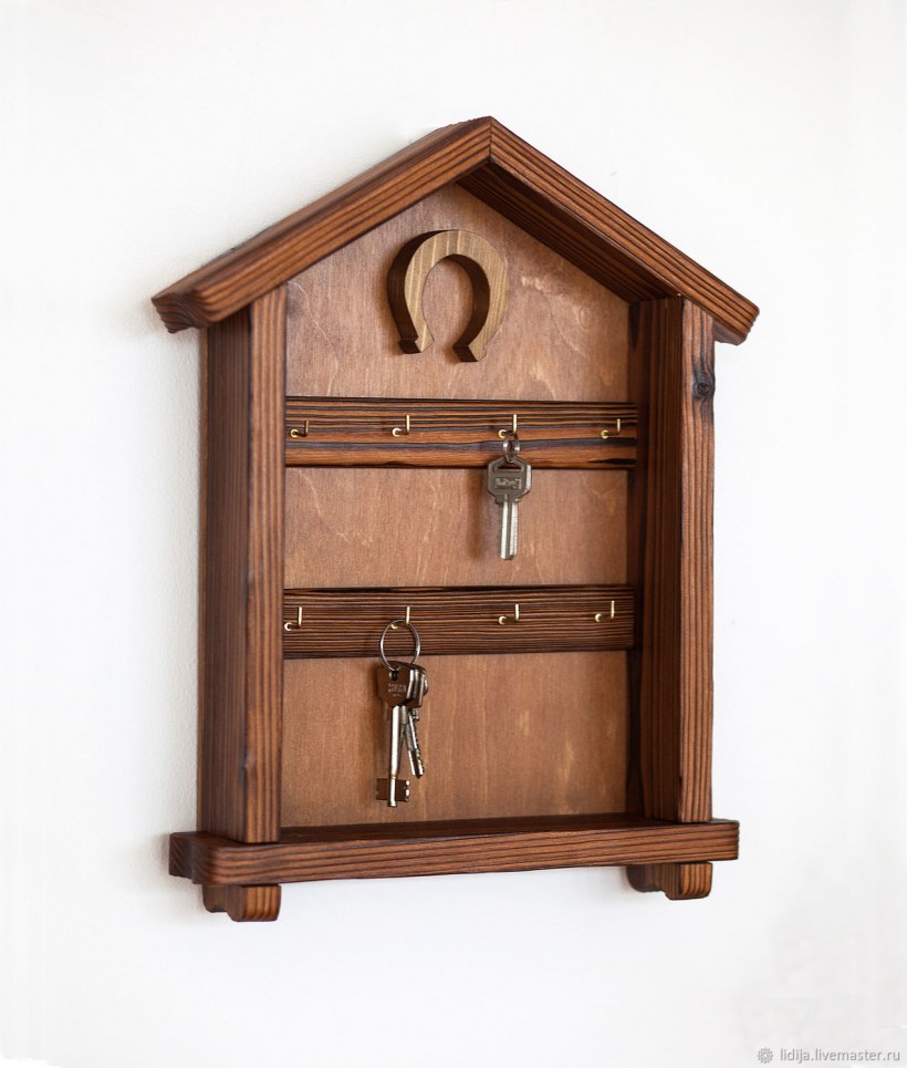 Ключница деревянная