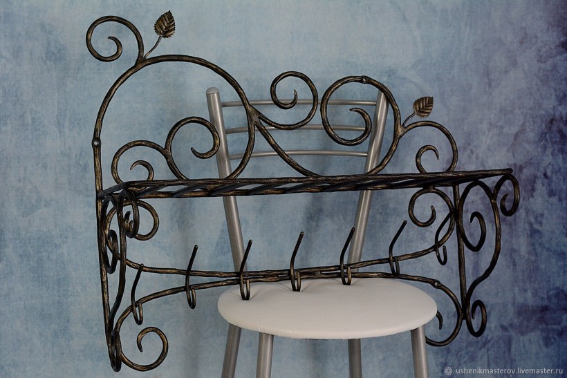 Кованые вешалки в прихожую