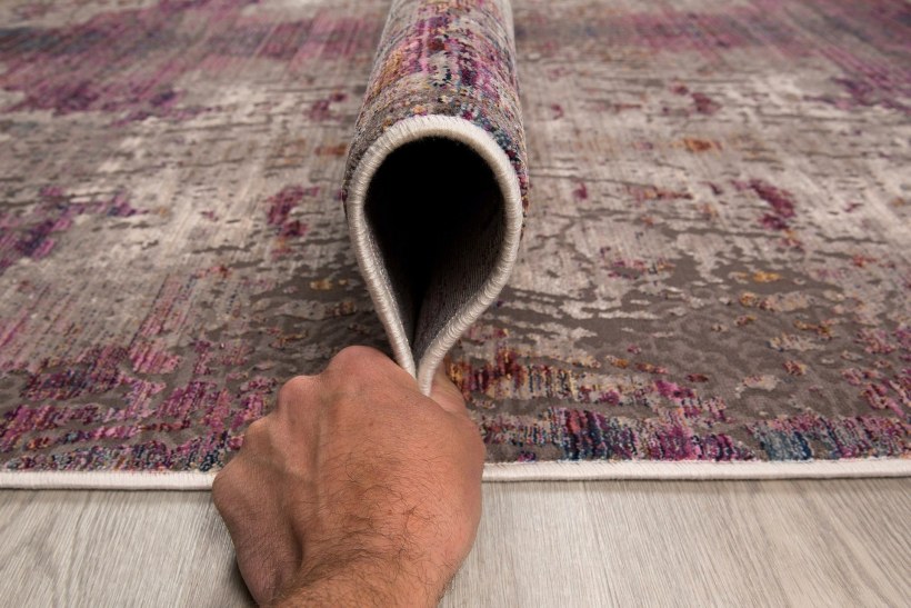 Персидский шелковый ковер