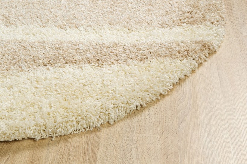 Потертые ковры в интерьере