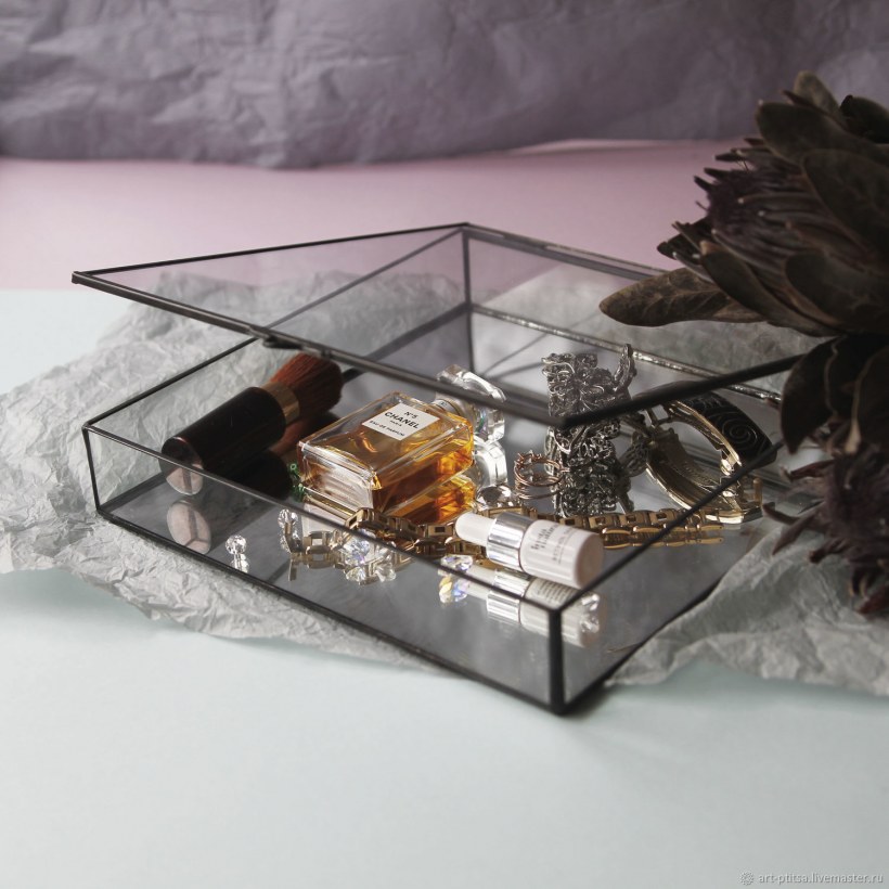 Стеклянная шкатулка