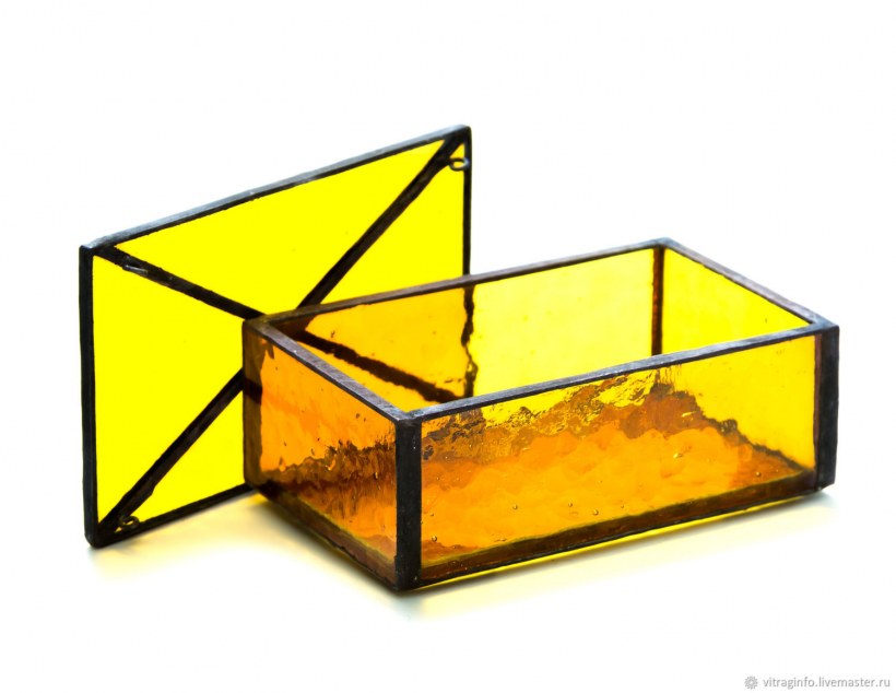 Стеклянная шкатулка