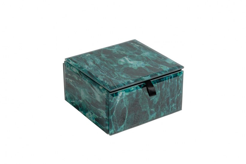 Прозрачная шкатулка в интерьере