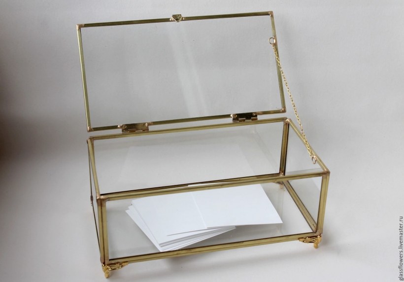 Стеклянная шкатулка