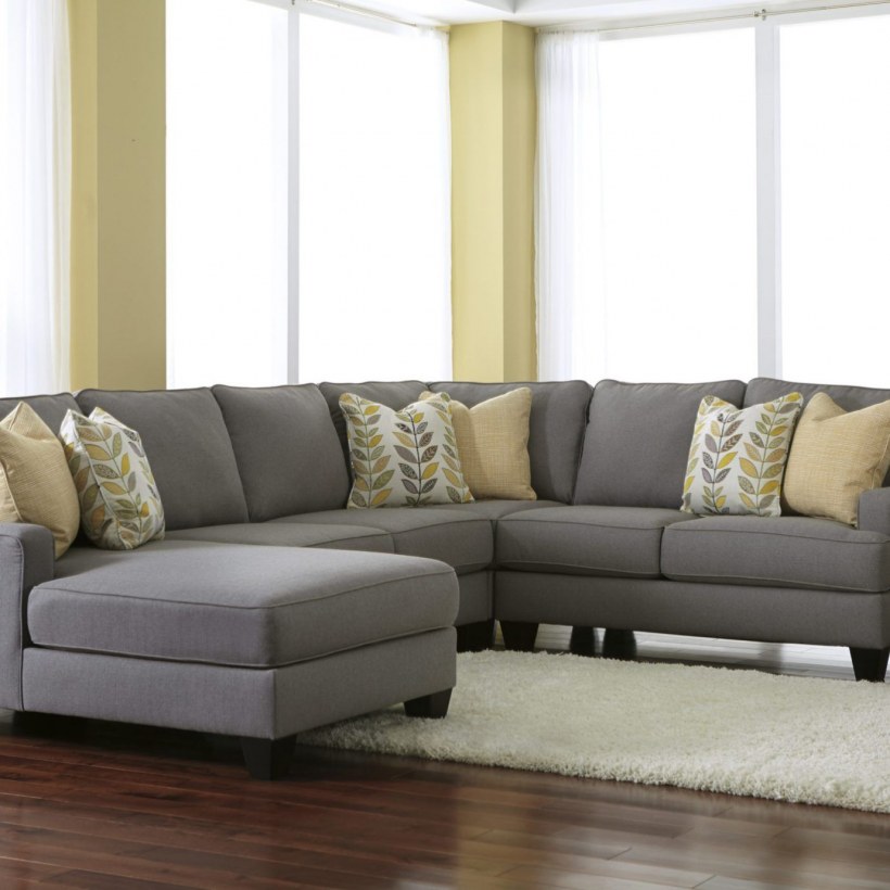 Угловой диван Maddox Sectional серого цвета