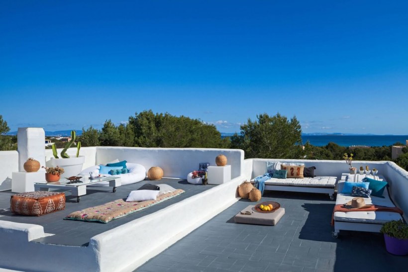 Лаундж зона на плоской крышей