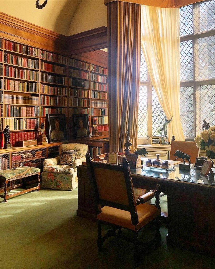 Домашняя библиотека в английском стиле