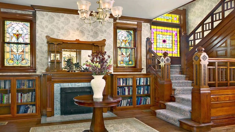 Колониальный стиль столова