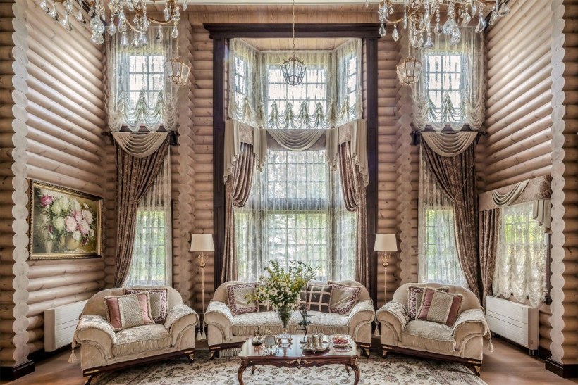 Шторы в деревянном доме