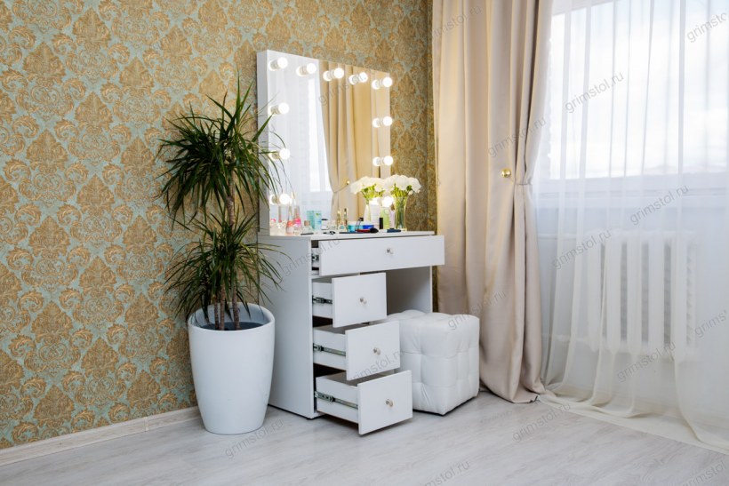 Гримерные столики 2.3 б80