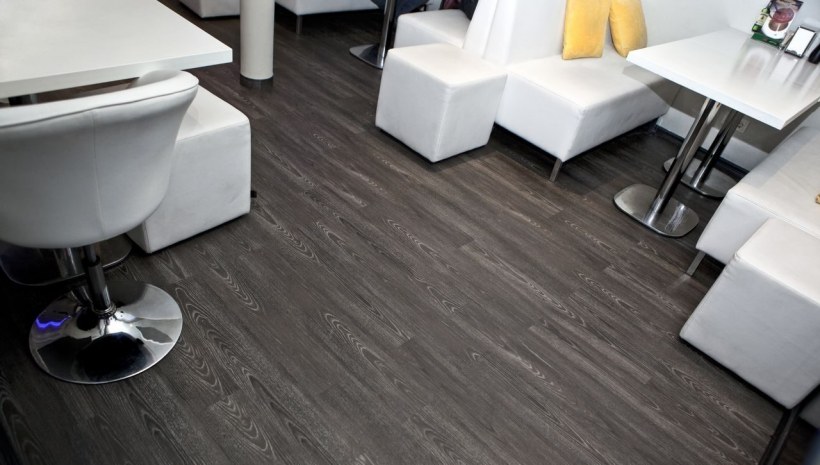 Кварцвиниловый пол под дерево