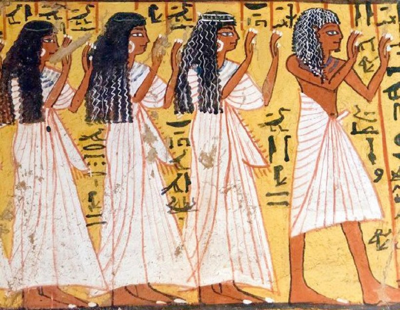 Женский калазирис древнего Египта