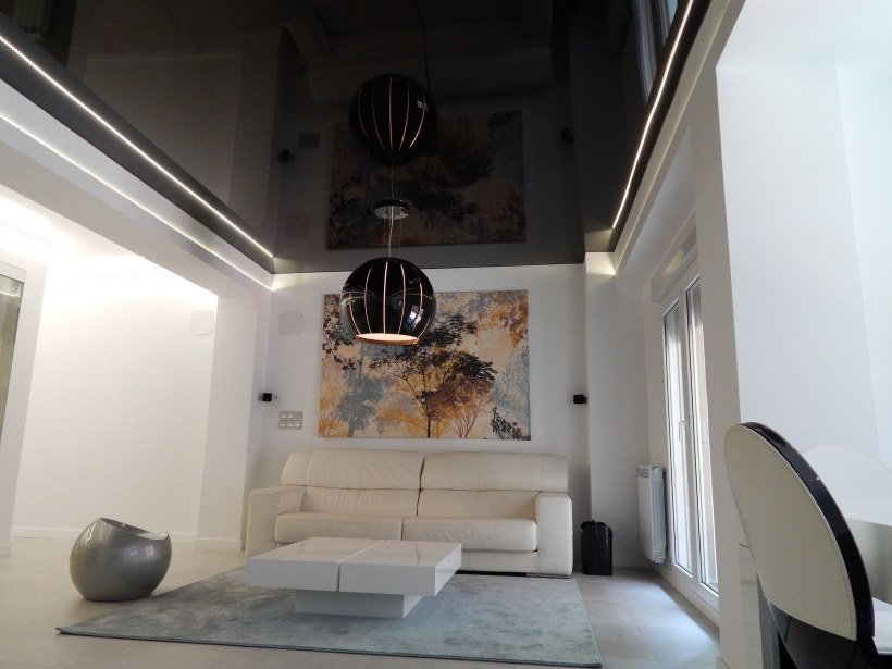 Стильная мужская спальня