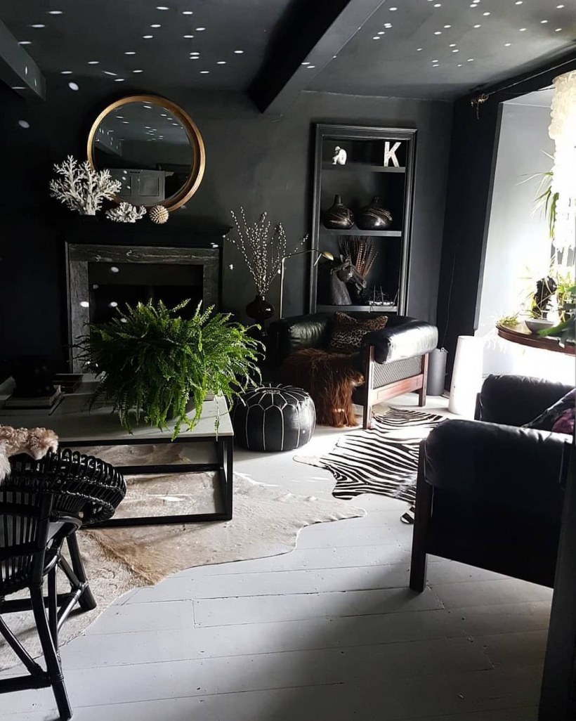 Чёрный потолок в интерьере