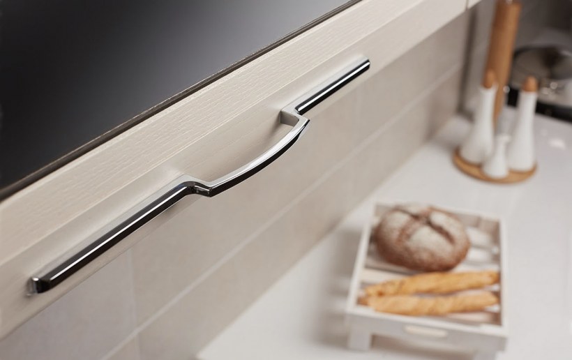 Ручки для фасадов кухни