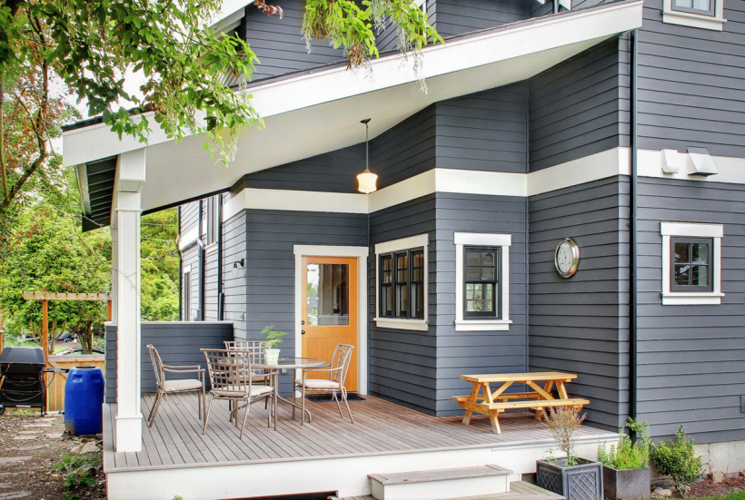 Фасад деревянного дома