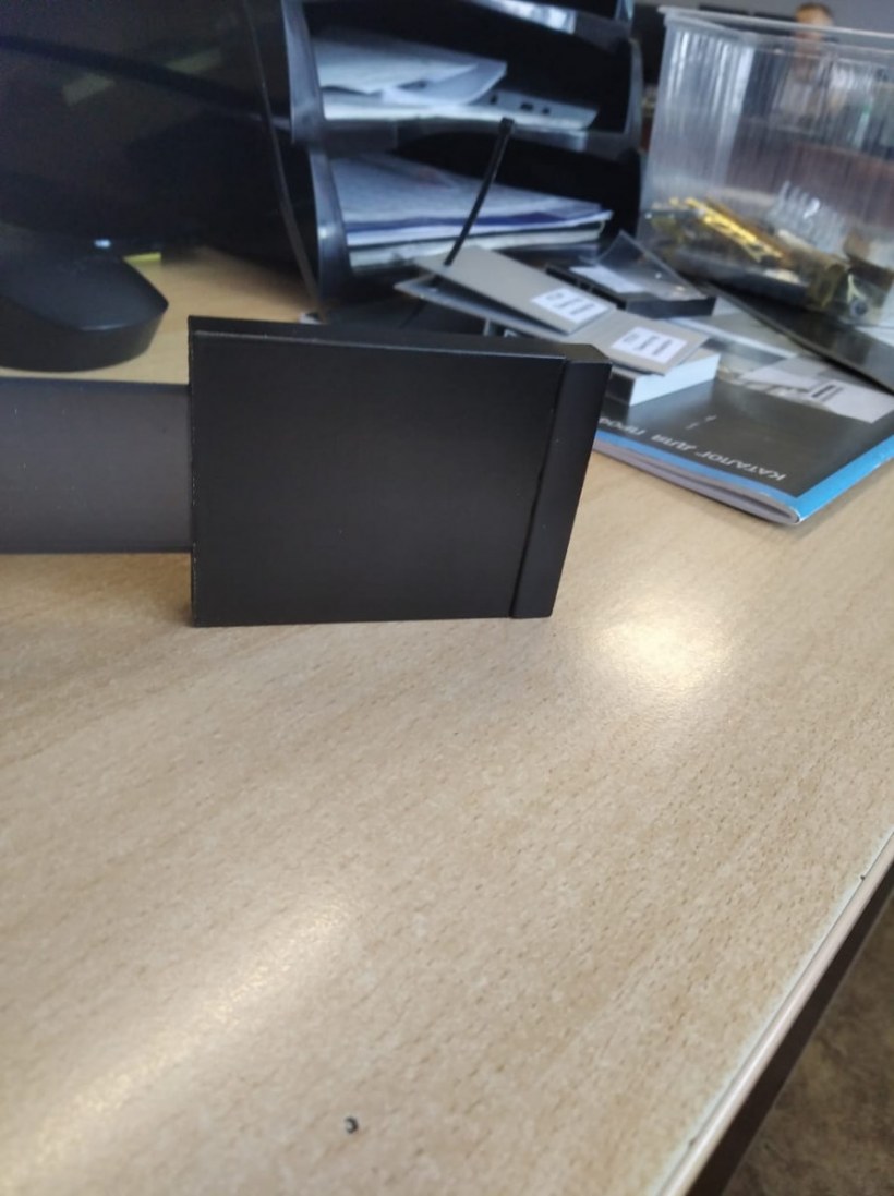 Плинтус алюминиевый с кабель-каналом 60x10 мм черный матовый