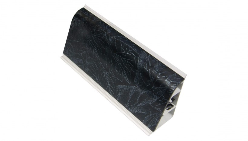 Плинтус серебро 7024