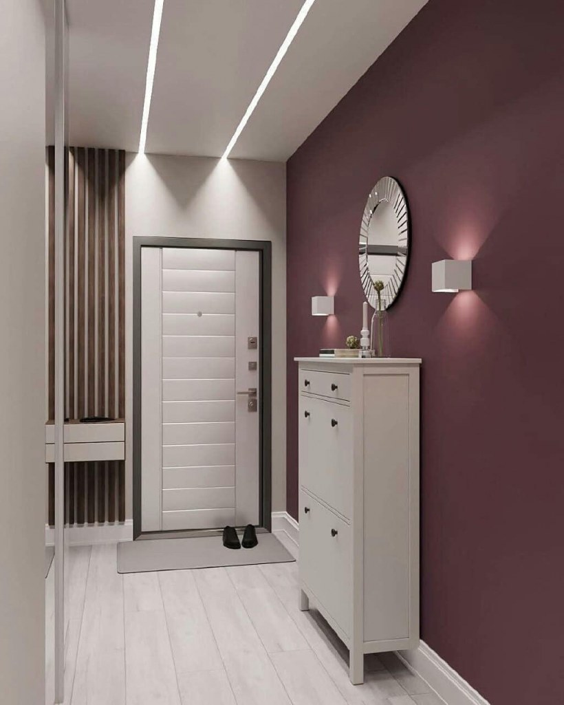 Оранжевые стены в прихожей