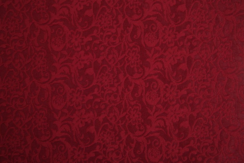 Бордовый фон с узорами