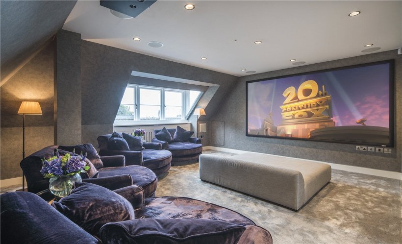 Кинотеатр на мансарде