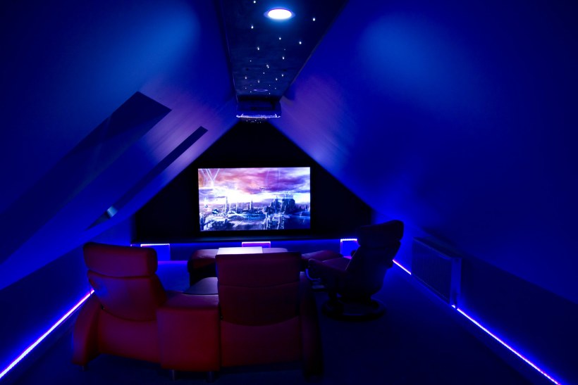 Кинотеатр на мансарде