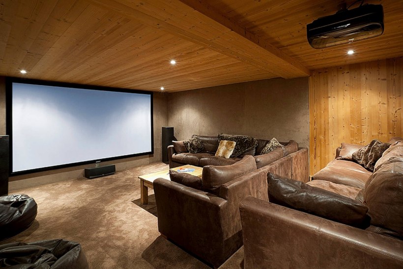 Гостиная на мансарде в частном доме