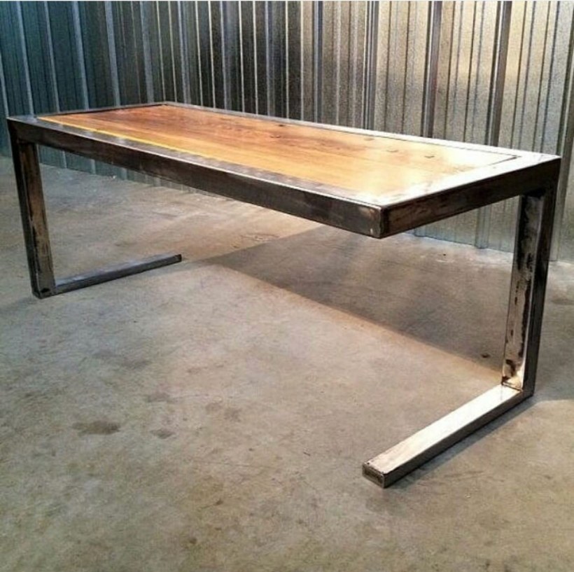 Столик в стиле лофт из профтрубы