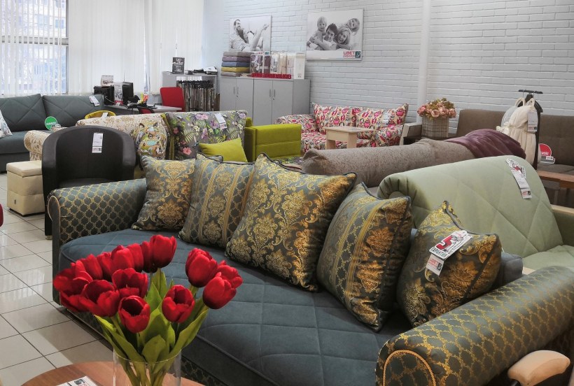 Диван коричневый с бежевым